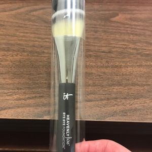 IT Cosmetics Heavenly Luxe Brush